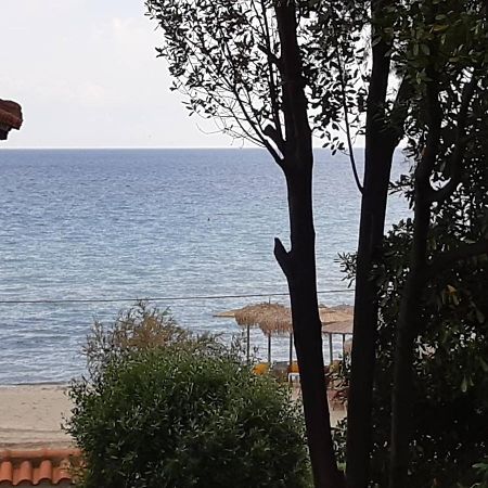 Sofia'S Pearl Beachfront Maisonette Nea Kallikrateia Екстериор снимка
