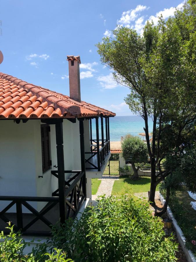 Sofia'S Pearl Beachfront Maisonette Nea Kallikrateia Екстериор снимка